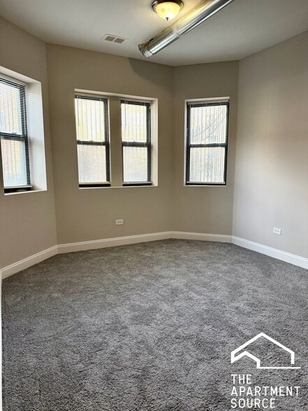 Building Photo - 2211 E 69th St