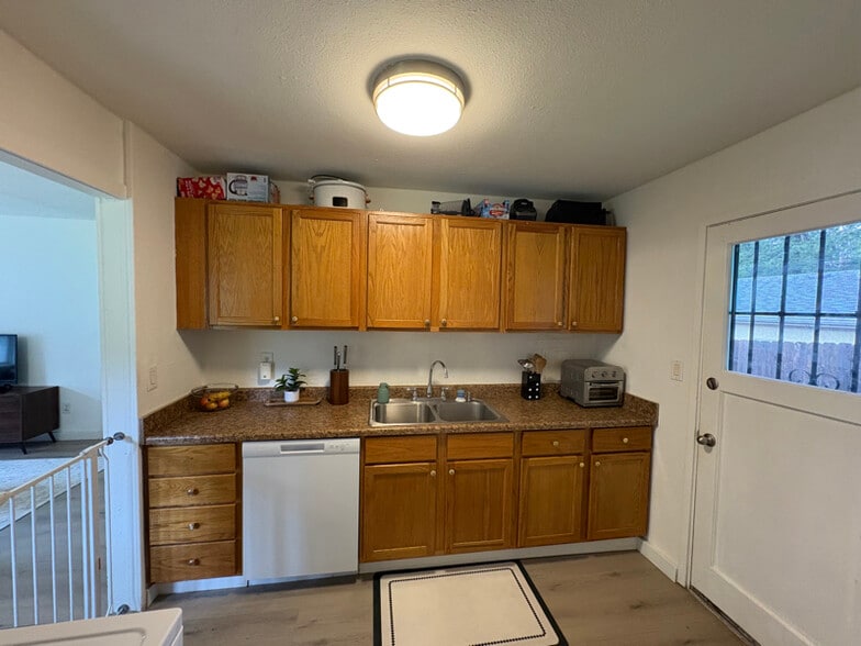 Building Photo - 120 National Ave N