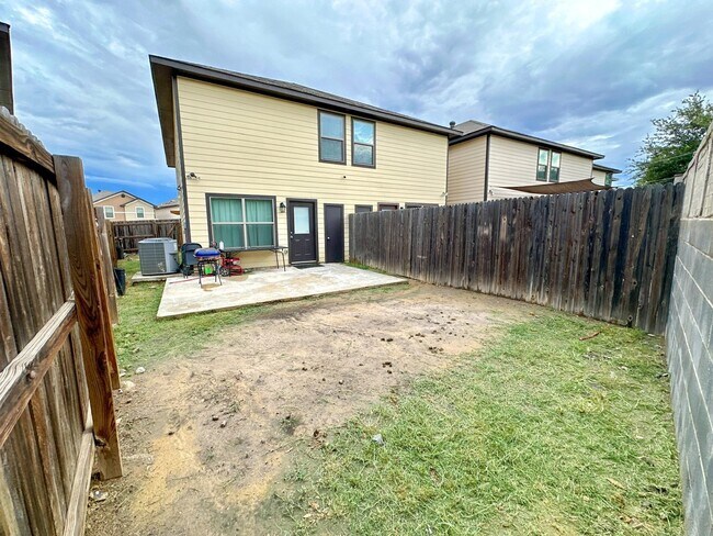 Building Photo - 5418 Montevista Dr