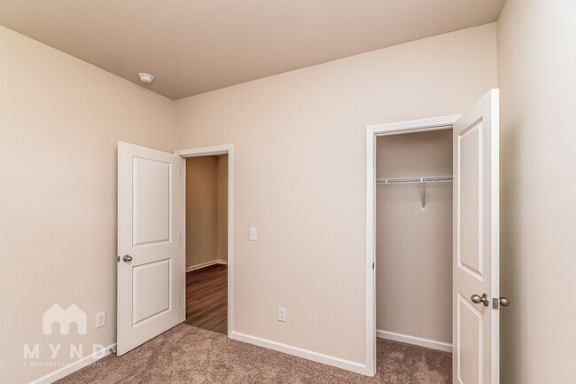 Building Photo - 146 Everglade Wy