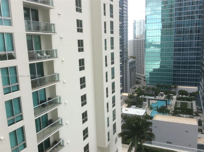 Building Photo - 300 S Biscayne Blvd