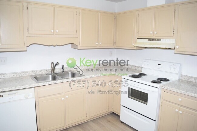 Building Photo - 579 Peregrine St