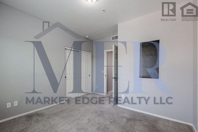Building Photo - 3Bed/2.5Bath Condo at 35th Ave/Deer Valley...