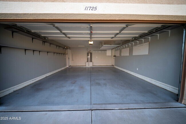 Building Photo - 11725 W Flanagan St