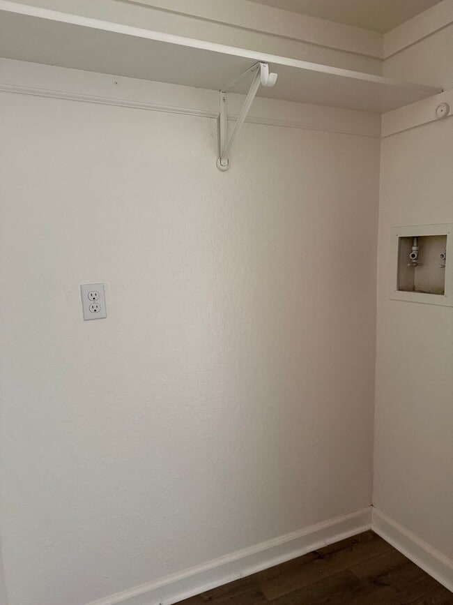 Building Photo - Pine Grove Home