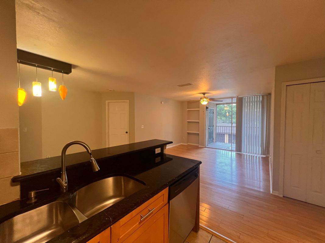 Building Photo - 7524 Seurat St