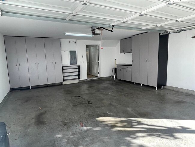 Building Photo - 1503 Jetty Dr