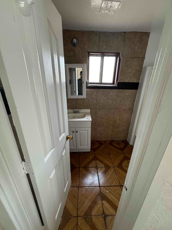 Building Photo - 7602 W Whitton Ave