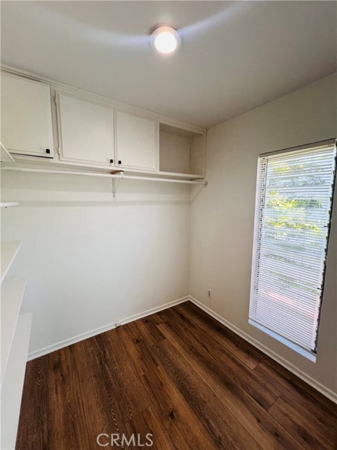 Building Photo - 6637 Balcom Ave