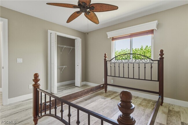 Building Photo - 1105 SE 13th St