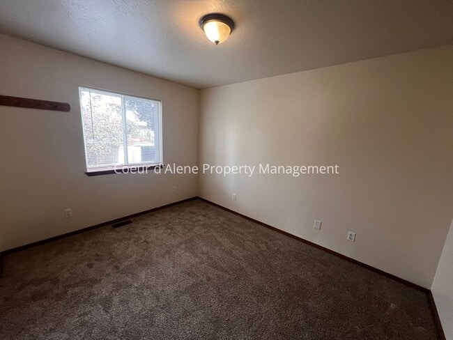 Building Photo - 3290 N 11th St