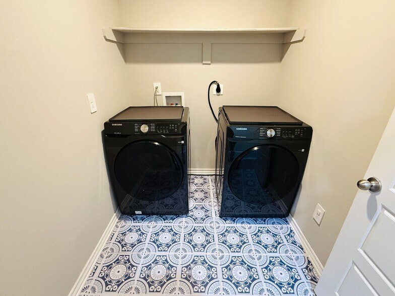 Building Photo - 4301 Montage Blvd