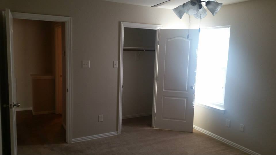 Building Photo - 312 Wrangler Ln