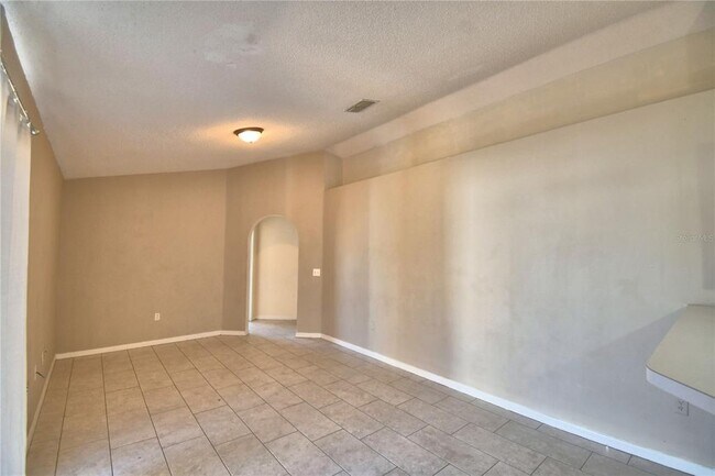 Building Photo - 1060 Dudley Dr