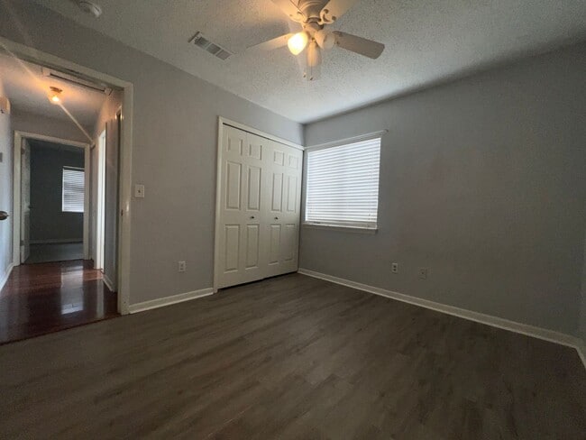 Building Photo - Port Orange 3 bed & 2 bath home