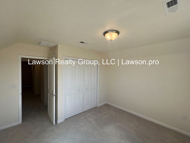 Building Photo - Newer Construction in Vinton with Incredible Mountain Views and  Attached Garage
