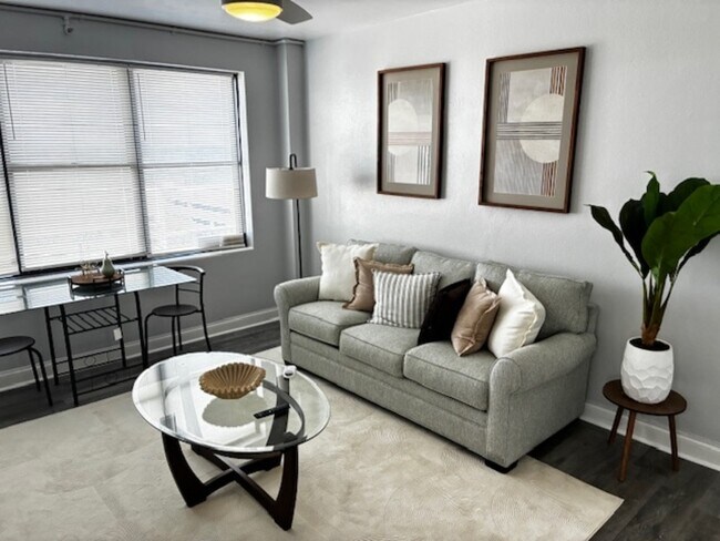 Building Photo - 311 W Ashley St