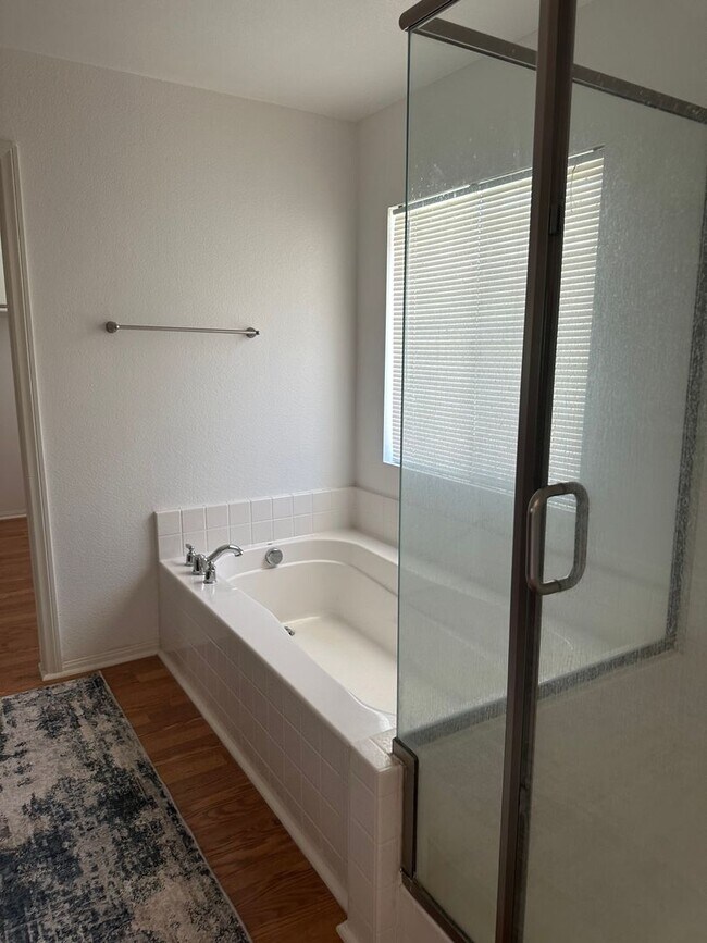 Building Photo - 655 Suncup Cir