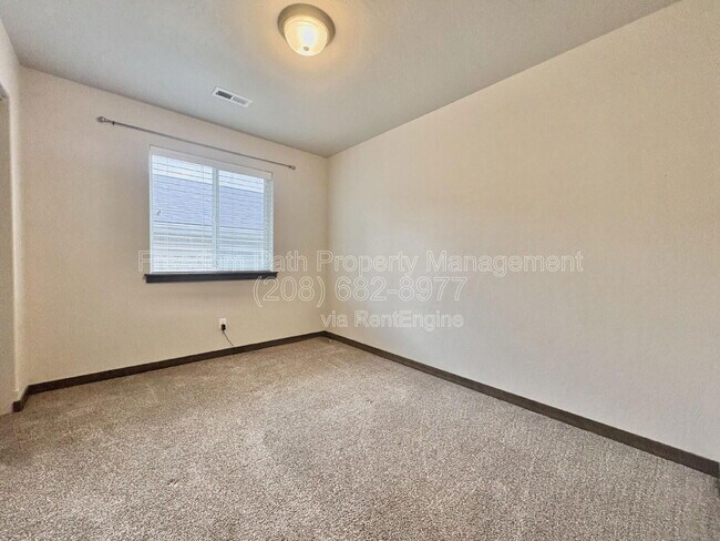 Building Photo - 1425 E Seleta Ln