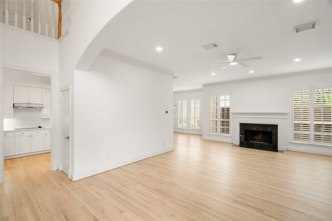 Building Photo - 4746 Post Oak Timber Dr