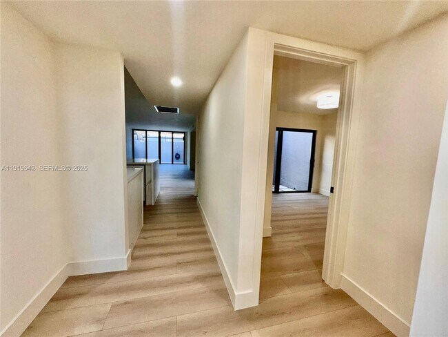 Building Photo - 11279 NW 15th Ct