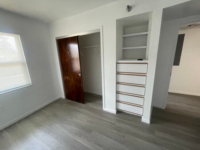 Building Photo - Neighbors of Lakeland