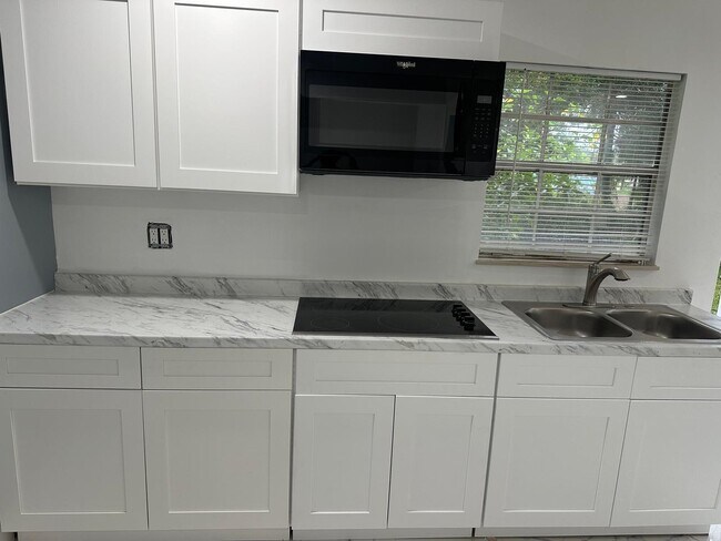 Building Photo - 935 34th Ave