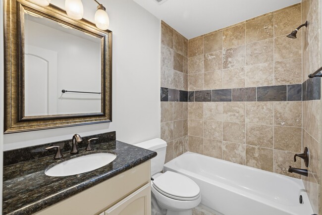 Building Photo - 1714 Ovid St