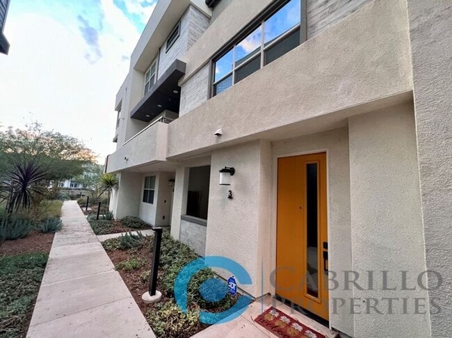 Building Photo - 1840 Mint Ter