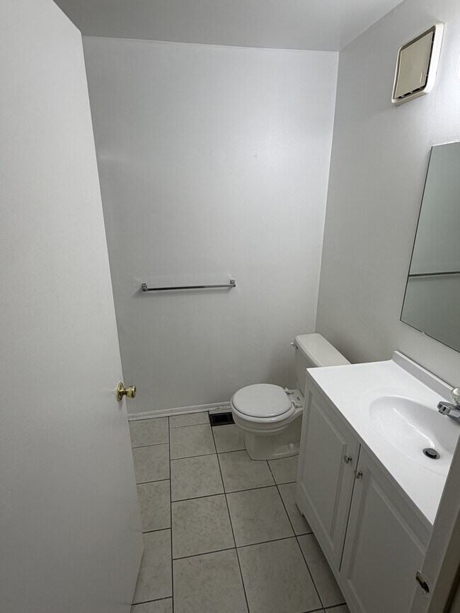 Building Photo - 1511 Woodhollow Dr