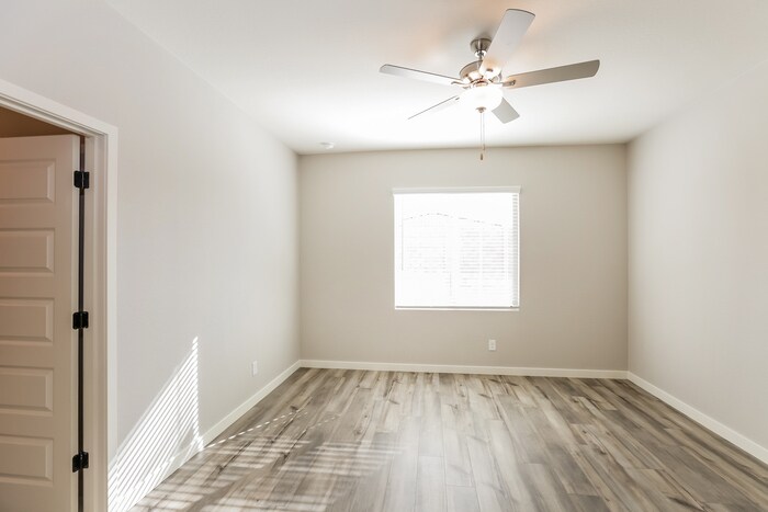 Building Photo - 11497 W Camden Dr