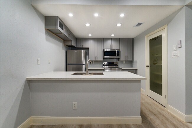 Building Photo - 11711 Memorial Dr