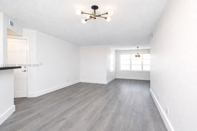 Building Photo - 12620 Vista Isles Dr