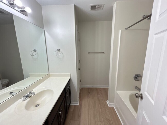 Building Photo - 121 Angel Garden Way