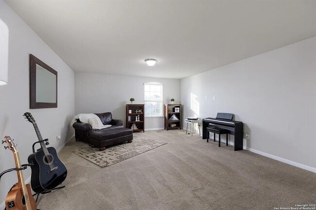 Building Photo - 241 Silver Maple Dr