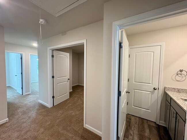 Building Photo - 5252 Magnolia Pl