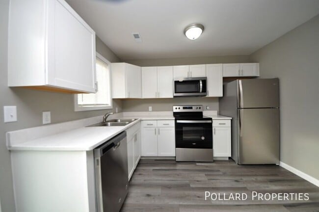 Building Photo - 1060 Arlington Way