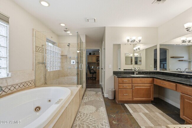 Building Photo - 1426 N Omaha Cir