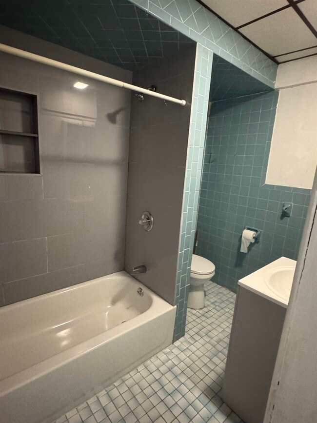 Building Photo - 1604 Central Ave