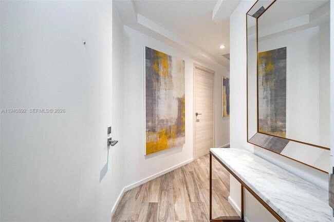 Building Photo - 801 S Miami Ave