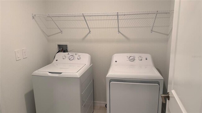 Building Photo - 1629 Tropical Oasis Ave