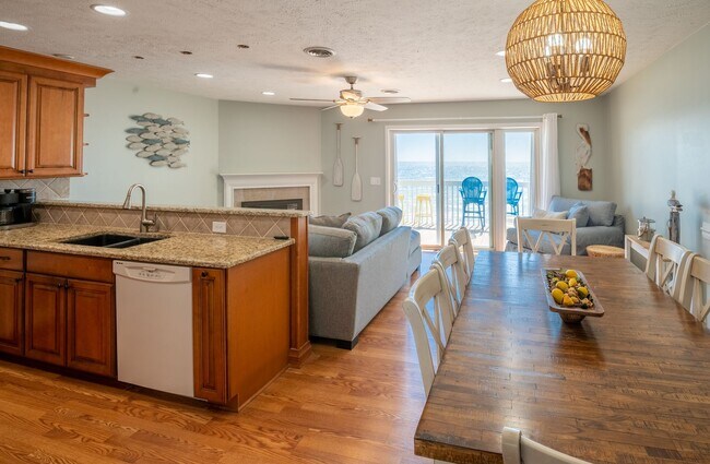 Building Photo - PERFECT FURNISHED RENTAL FOR A WINTER AT THE BEACH