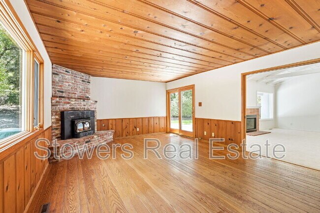 Building Photo - 10 Corte Del Rey