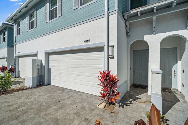 Building Photo - 4925 Pointe Midtown Way