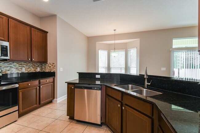 Building Photo - 112 Cummer Way