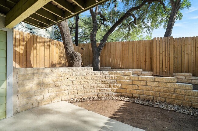 Building Photo - 3601 Menchaca Rd