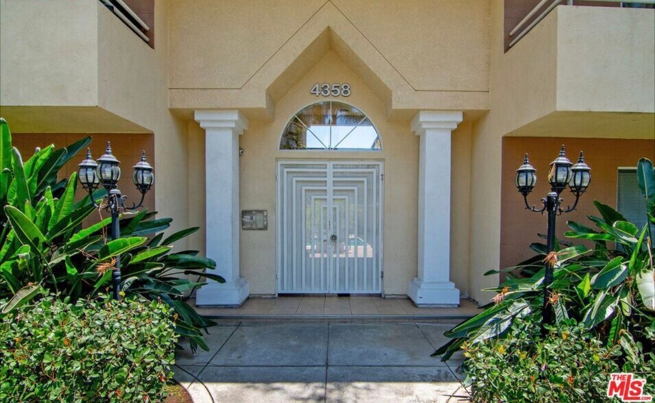 Building Photo - 4358 Mammoth Ave