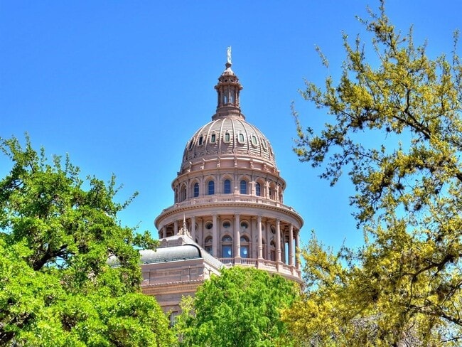 Building Photo - 1122 Colorado St