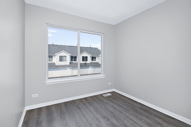 Building Photo - 644 Lincoln Station Dr