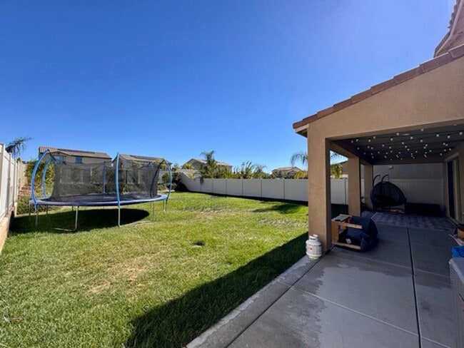 Building Photo - Welcome to this stunning two-story home located in the desirable Spencers Crossing community of M...